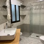 ゲストハウス ペンション アマラ 3*